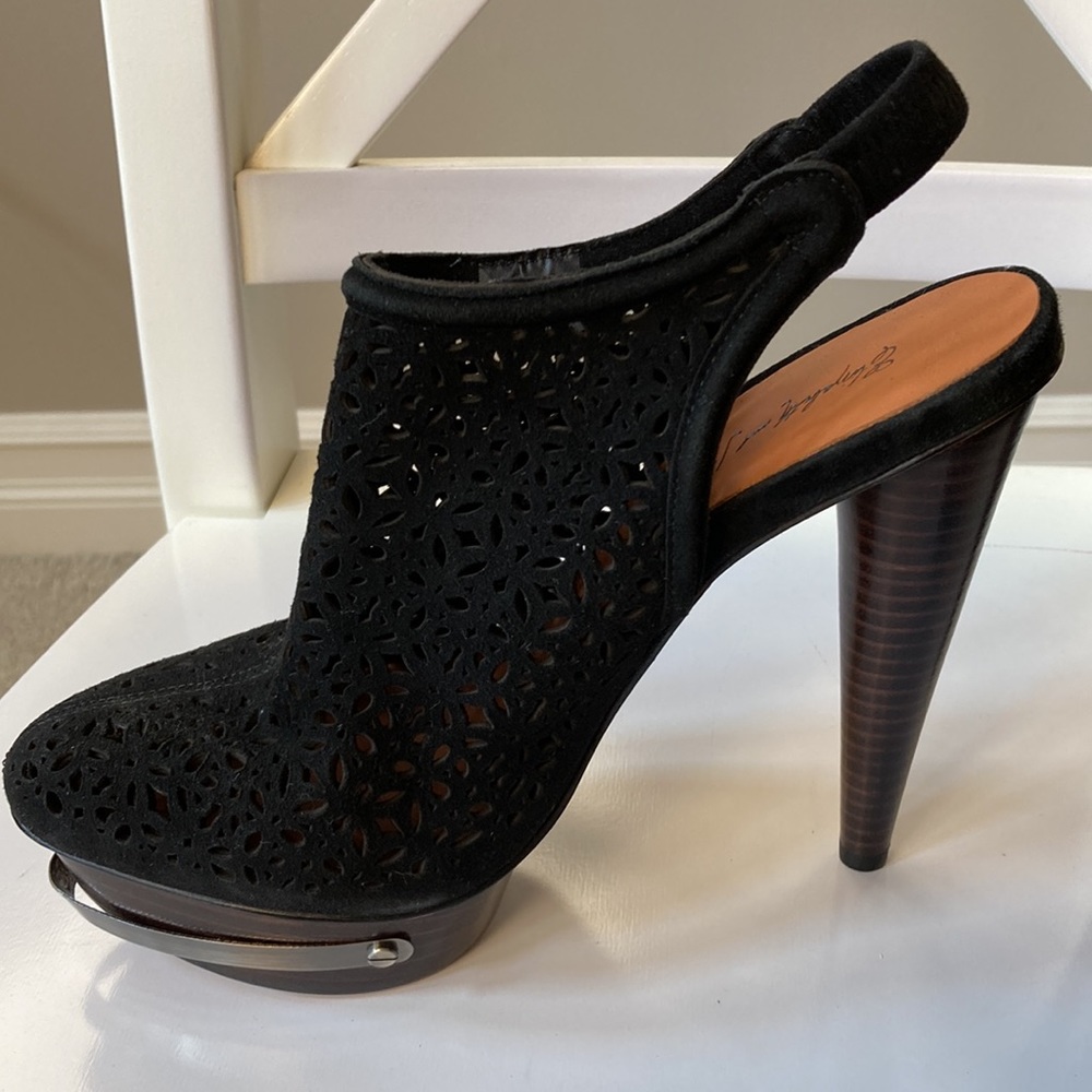 NWT Elizabeth and James Lasercut Black Suede Slingback Heels Size 6 The Row